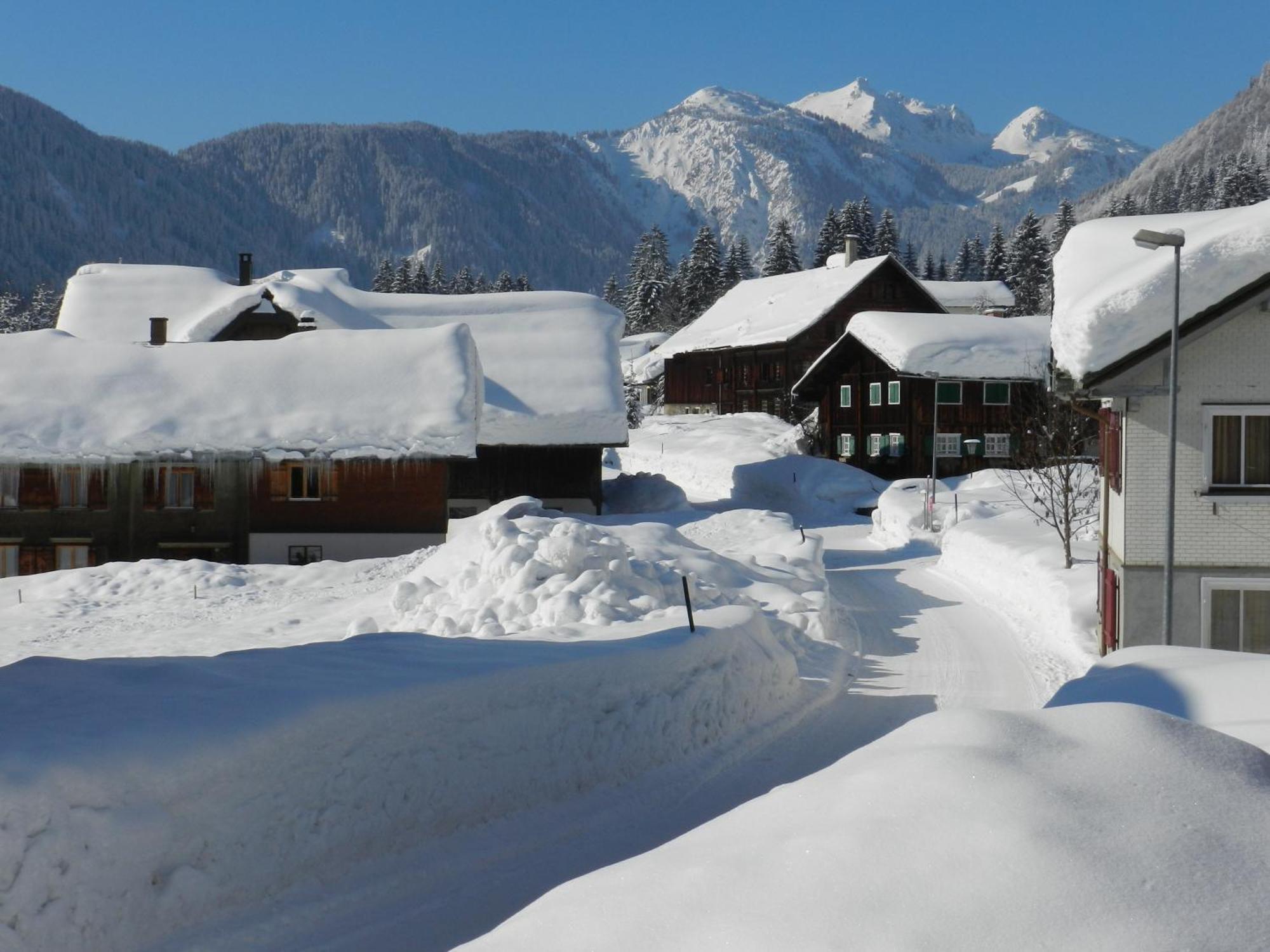 Gaestehaus Zum Baeren Apartment Wald am Arlberg Exterior photo