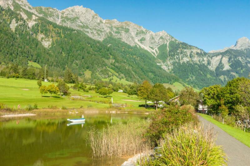 Gaestehaus Zum Baeren Apartment Wald am Arlberg Exterior photo