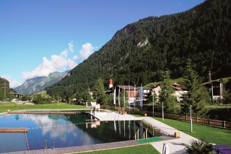 Gaestehaus Zum Baeren Apartment Wald am Arlberg Exterior photo