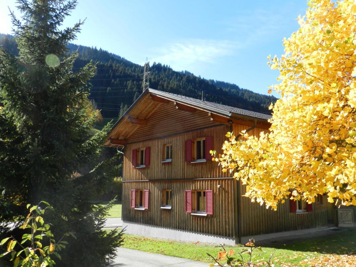 Gaestehaus Zum Baeren Apartment Wald am Arlberg Exterior photo